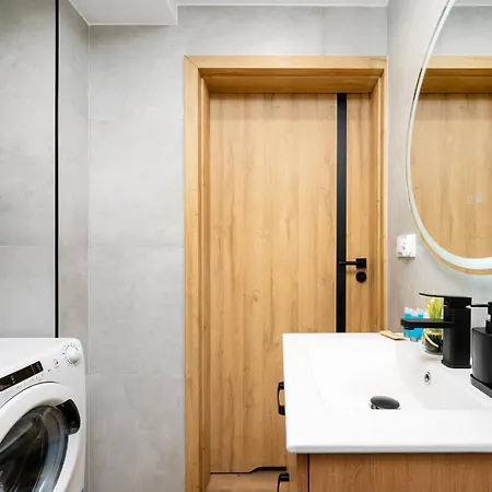 Piotrkowska Harmony By Bookinghost Łódź