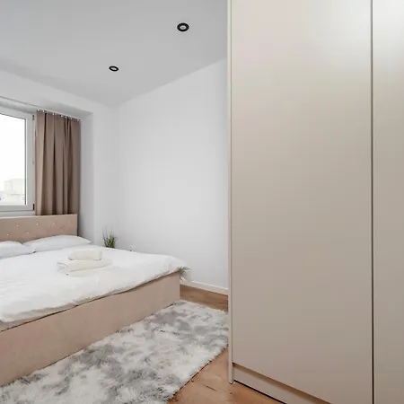 Piotrkowska Harmony By Bookinghost