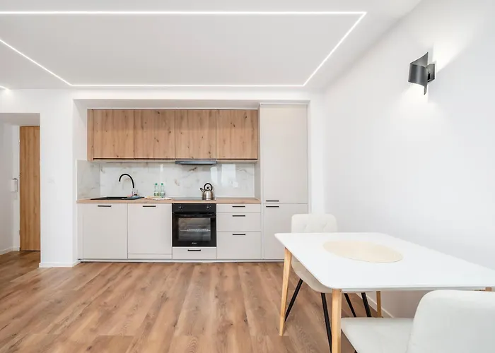 Piotrkowska Harmony By Bookinghost *