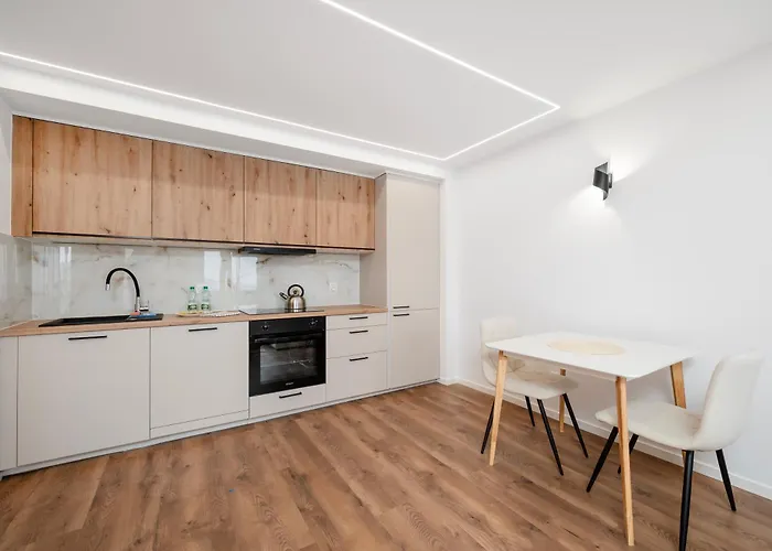 Piotrkowska Harmony By Bookinghost