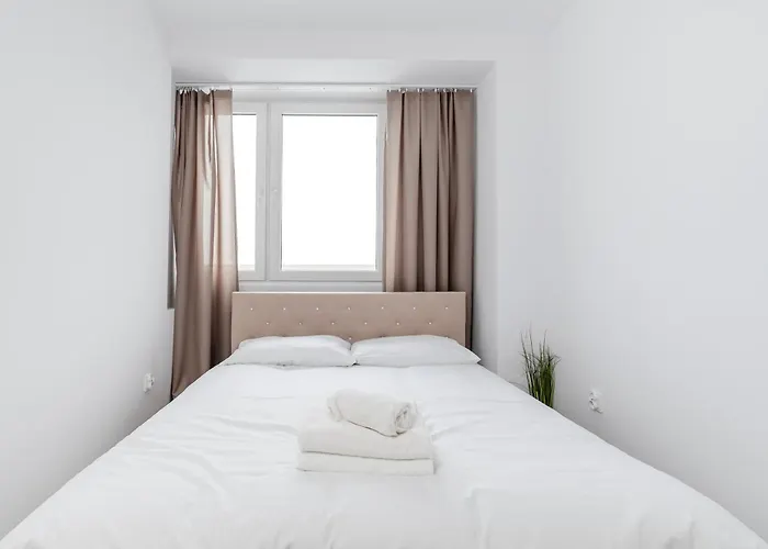 Piotrkowska Harmony By Bookinghost Łódź