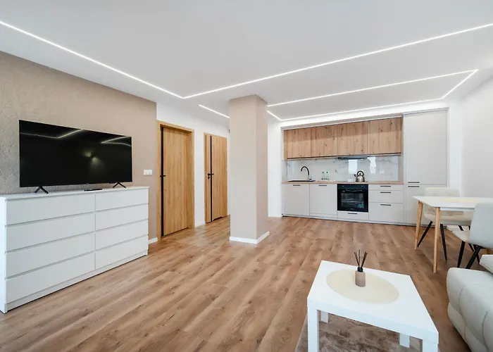 Piotrkowska Harmony By Bookinghost * Łódź